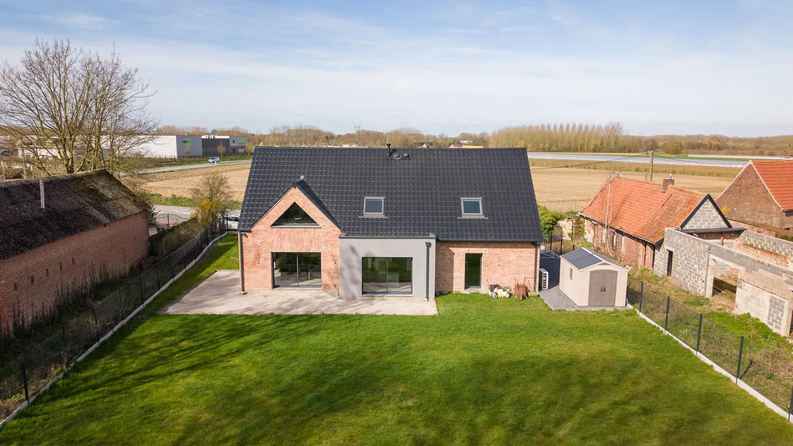 Réalisation Maisons d'en Flandre à Genech, maison de 210 m² — vue 3